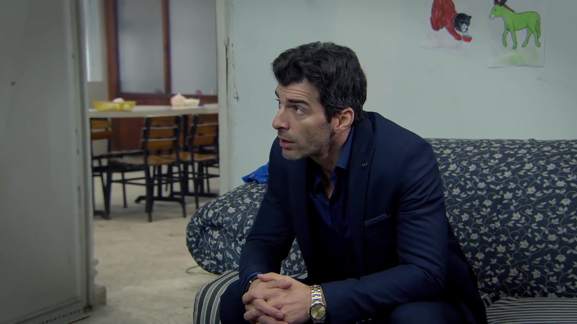Кадры из сериала Раненые птицы 3 серия 1 сезон (2019)