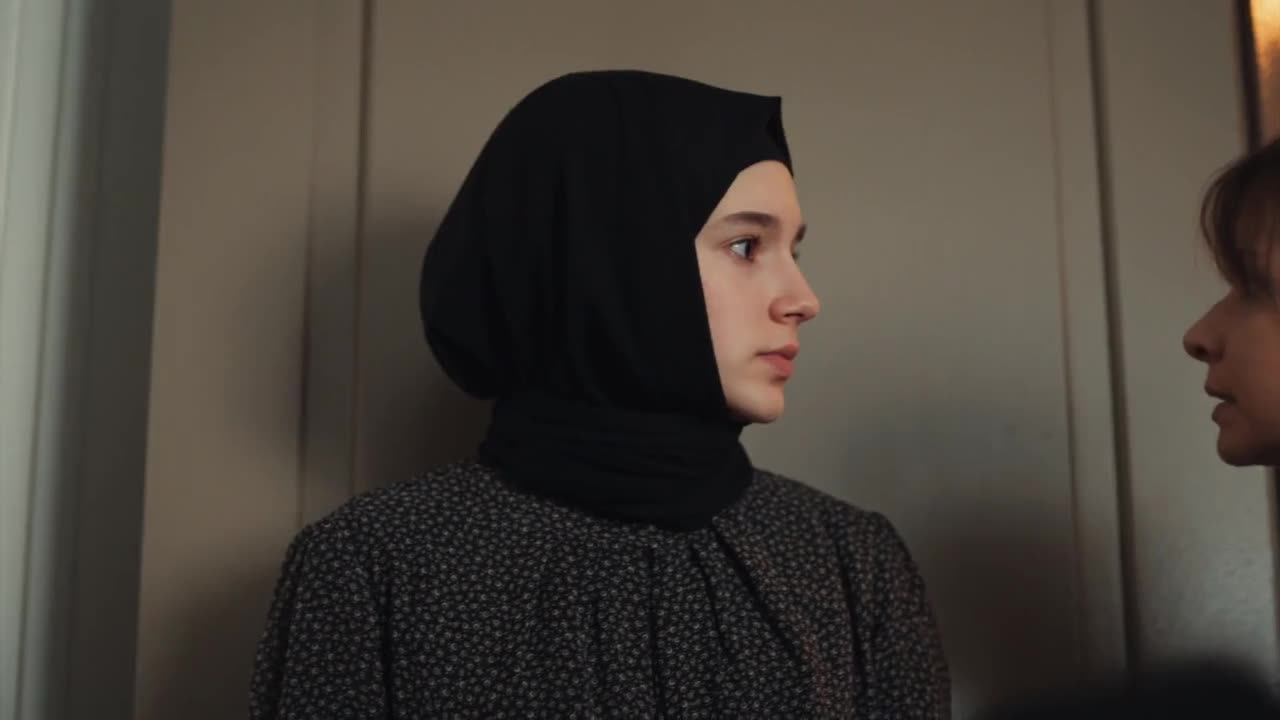 Кадры из сериала Красные бутоны 13 серия 1 сезон (2023)