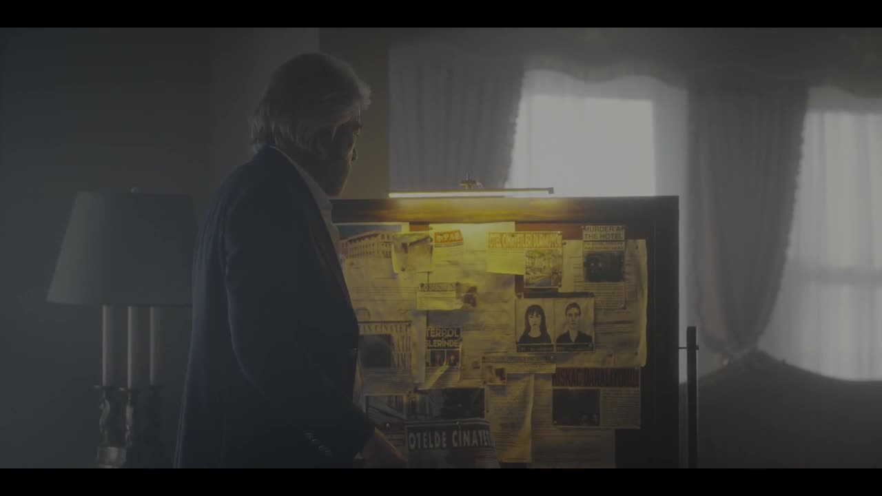 Кадры из сериала От кого мы бежали, мама? (2023)