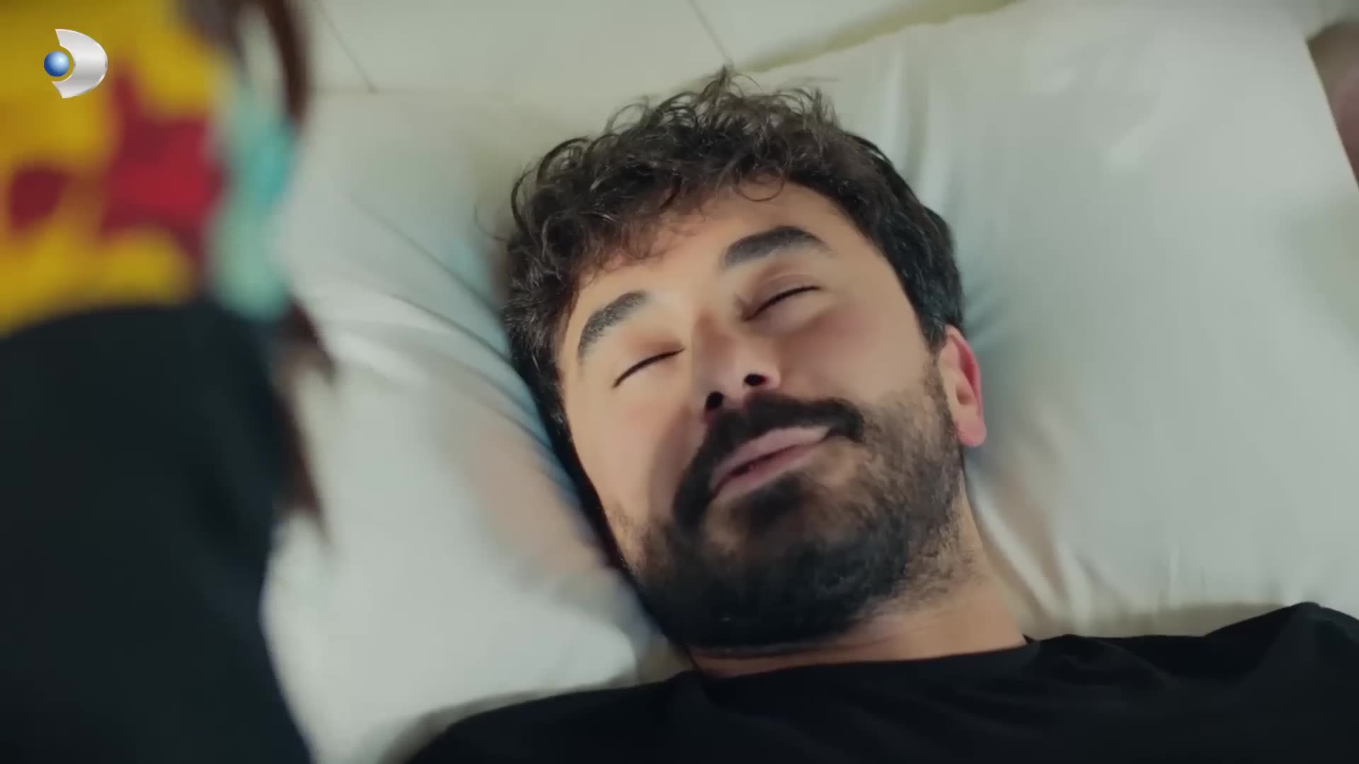 Кадры из сериала Королева 1 серия 1 сезон (2023)