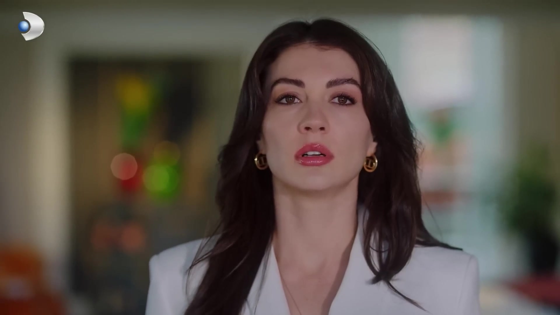 Кадры из сериала Королева 2 серия 1 сезон (2023)