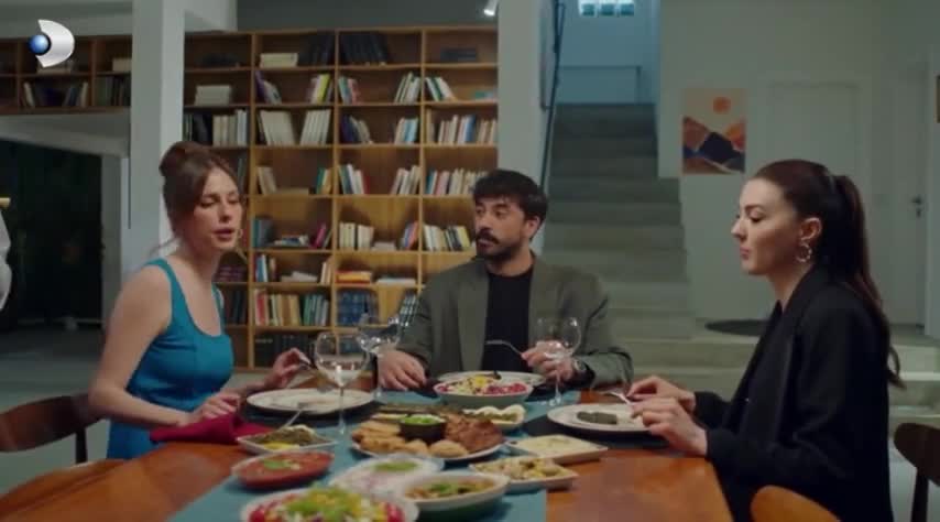 Кадры из сериала Королева 10 серия 1 сезон (2023)