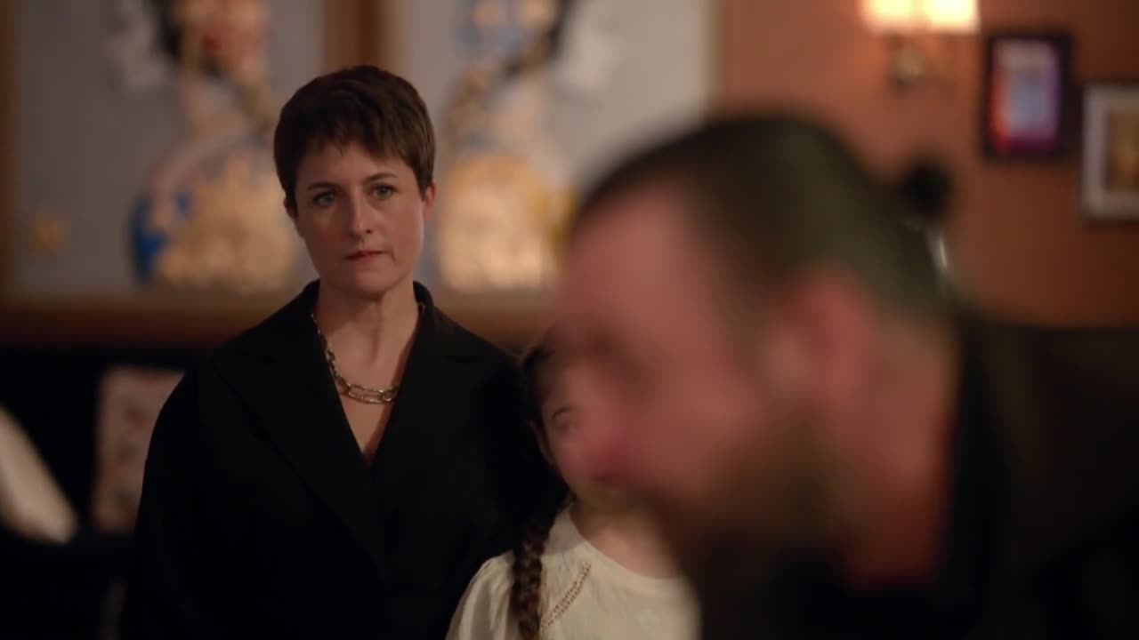 Кадры из сериала Семья 1 серия 1 сезон (2023)