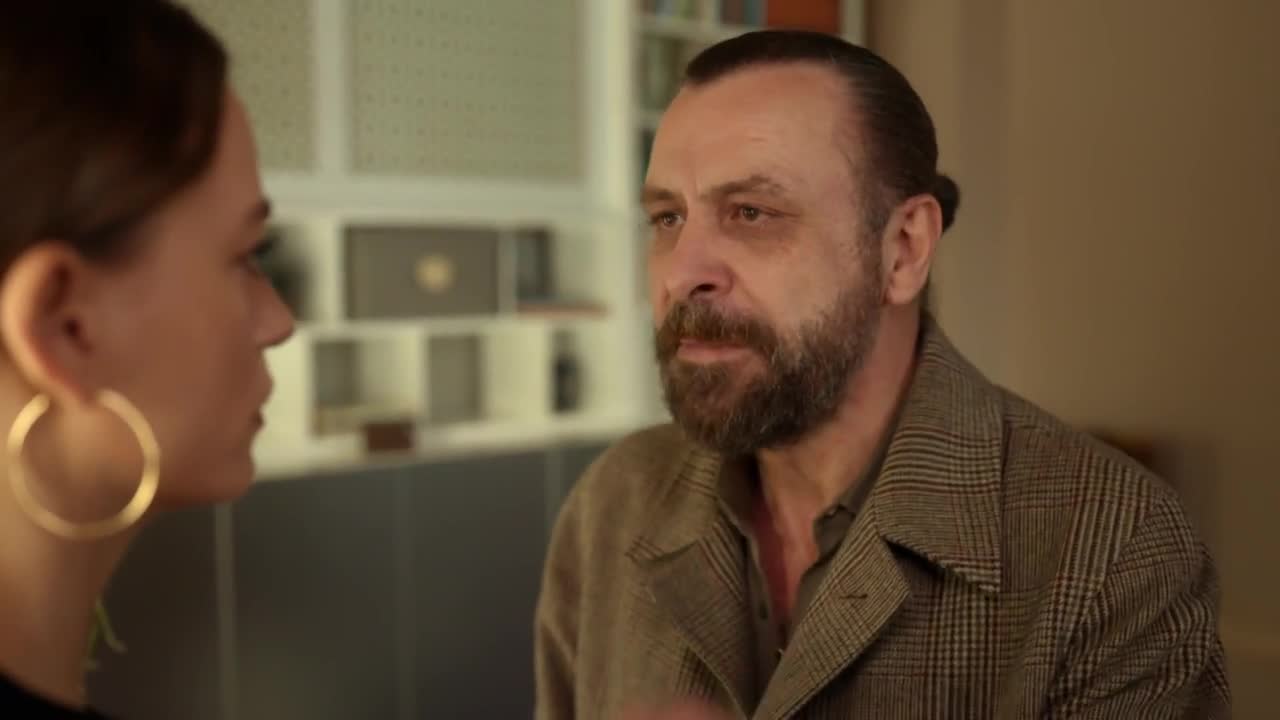 Кадры из сериала Семья 6 серия 1 сезон (2023)