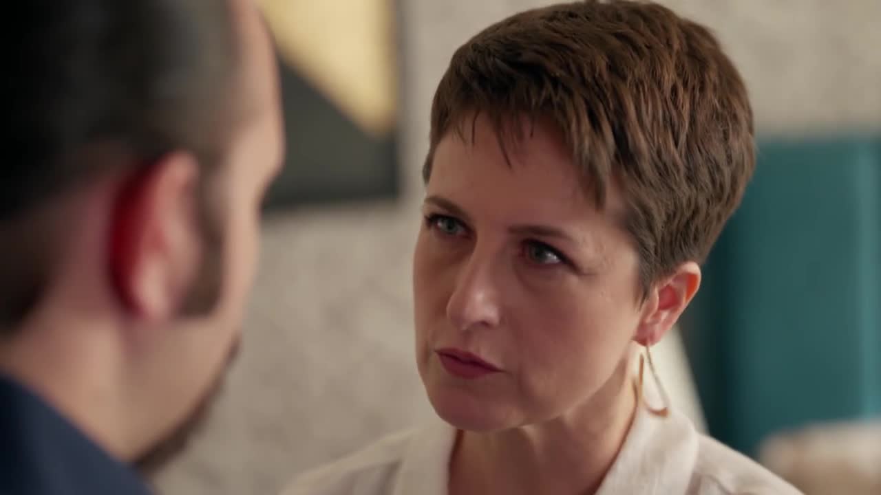Кадры из сериала Семья 9 серия 1 сезон (2023)