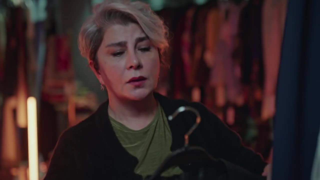 Кадры из сериала Девушка за стеклом 11 серия 1 сезон (2021)