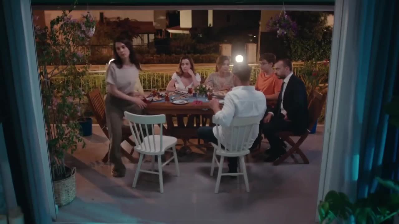 Кадры из сериала Последнее лето 21 серия 1 сезон (2021)