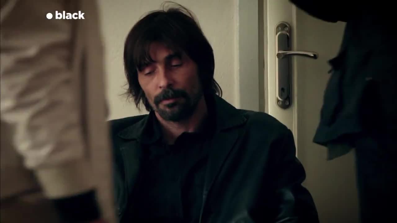 Кадры из сериала Бехзат: Серийные преступления в Анкаре 14 серия 1 сезон (2010)