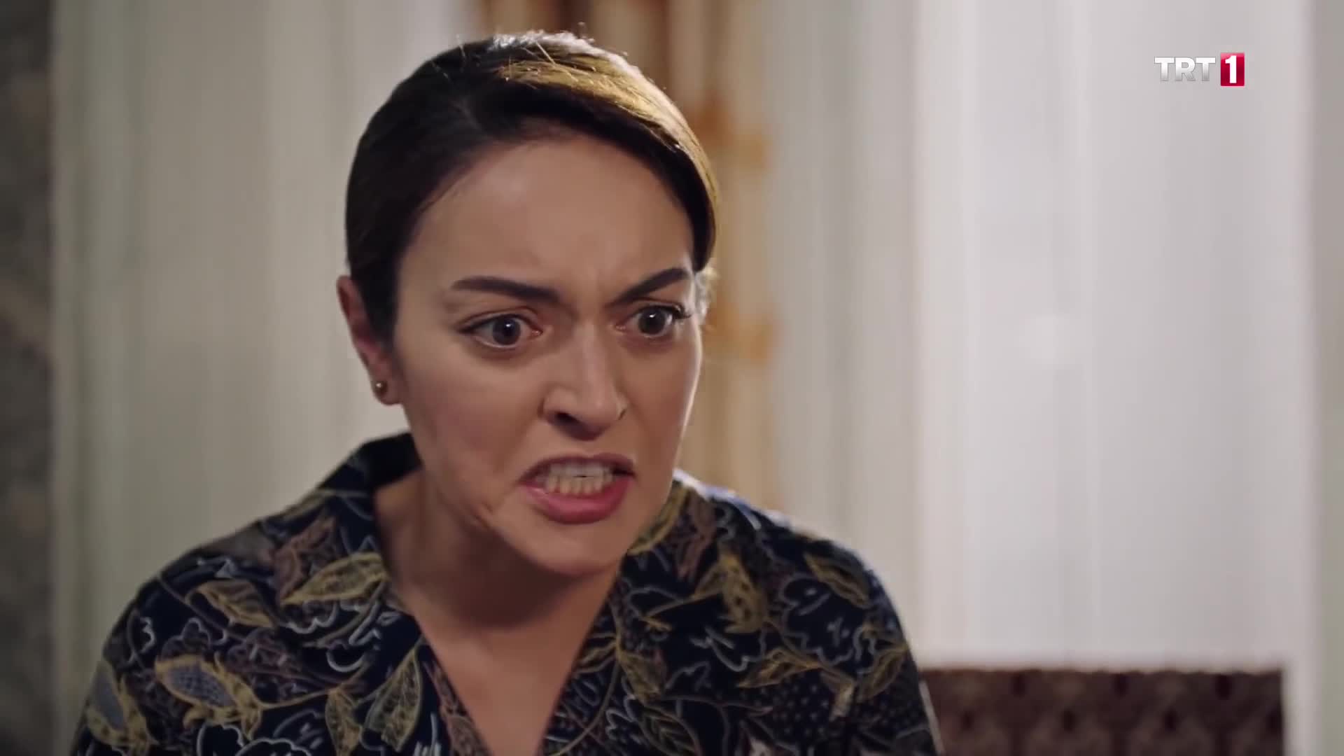Кадры из сериала Квартира невинных 6 серия 1 сезон (2020)