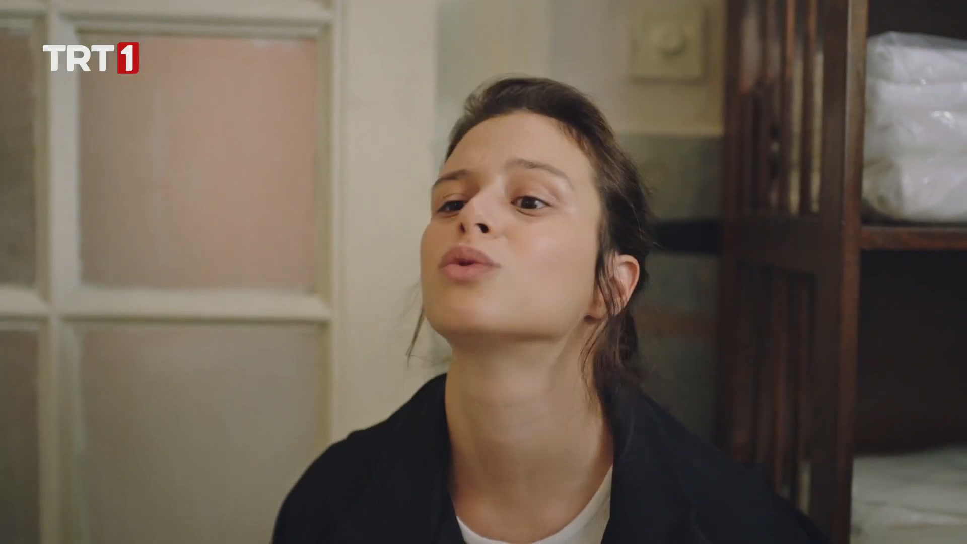 Кадры из сериала Квартира невинных 1 серия 2 сезон (2020)
